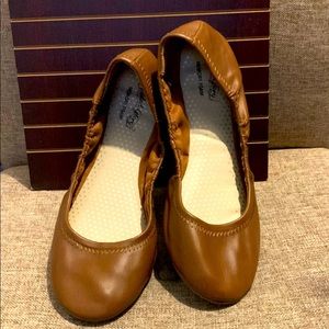 Faded glory tan ballet flats